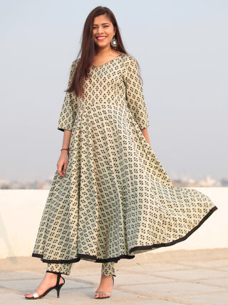 Raas Liba - Set of Flared Kurta & Pants  - KS83A2396