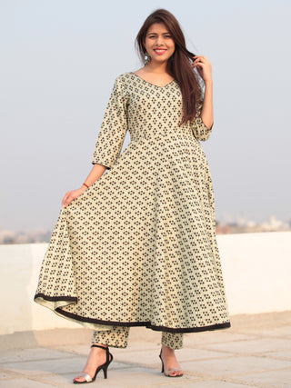 Raas Liba - Set of Flared Kurta & Pants  - KS83A2396