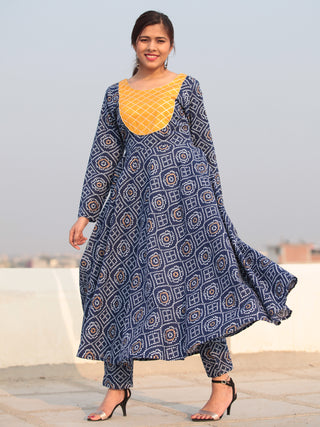 Raas Chakori - Set of Bandhini Kurta & Pants  - KS84B2374