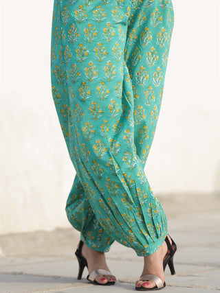 Nayab Gulrang - Set of Kurta Salwar Pants & Dupatta - KS01H2524D