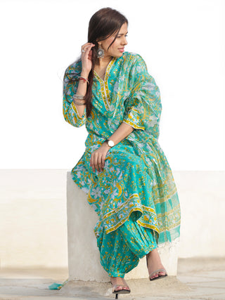 Nayab Gulrang - Set of Kurta Salwar Pants & Dupatta - KS01H2524D