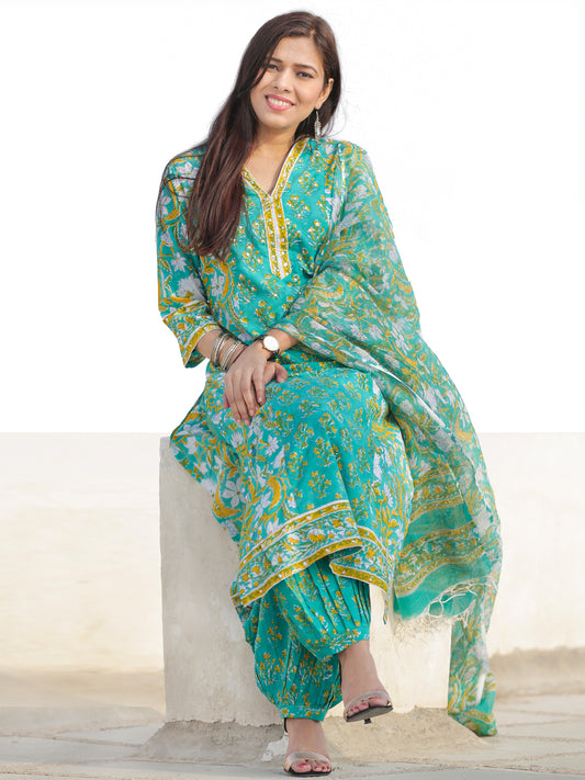 Nayab Gulrang - Set of Kurta Salwar Pants & Dupatta - KS01H2524D