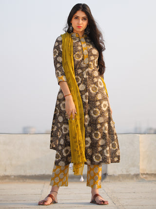 Bahaar Rabiqa - Set of Kurta Pants & Dupatta - KS110A1343D