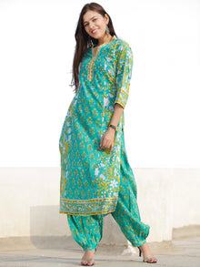 Nayab Gulrang - Set of Kurta Salwar Pants & Dupatta - KS01H2524D