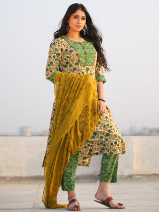 Bahaar Rafia - Set of Kurta Pants & Dupatta - KS60M1369D