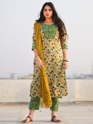 Bahaar Rafia - Set of Kurta Pants & Dupatta - KS60M1369D