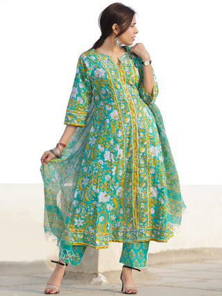 Nayab Nagma - Set of Kurta Pants & Kota Doria Dupatta - KS29P2524D