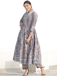 Nayab Zafraan - Set of Kurta Pants & Kota Dupatta - KS33D2534D