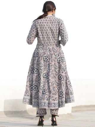 Nayab Zafraan - Set of Kurta Pants & Kota Dupatta - KS33D2534D