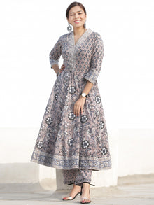 Nayab Zafraan - Set of Kurta Pants & Kota Dupatta - KS33D2534D