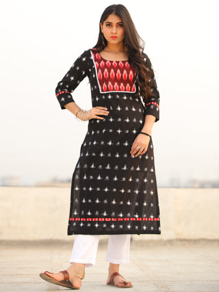 Tagai Soojan- Set of Ikat Kurta & Pants  - KS60H798