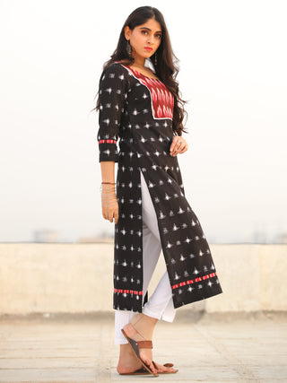 Tagai Soojan- Set of Ikat Kurta & Pants  - KS60H798
