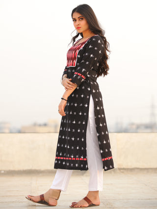 Tagai Soojan- Set of Ikat Kurta & Pants  - KS60H798