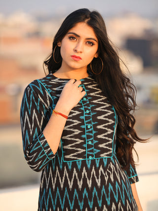 Tagai Rahibah - Set of Ikat Kurta & Pants  - KS43C567