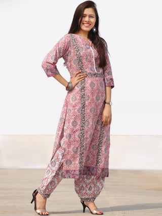 Nayab Ameera - Set of Kurta Salwar Pants & Dupatta - KS65A2526D
