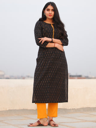 Tagai Aiyla- Set of Ikat Kurta & Pants  - KS46E667