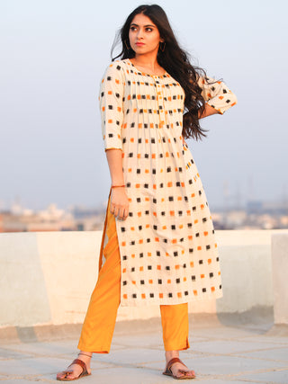 Tagai Rahija - Set of Ikat Kurta & Pants  - KS46H764