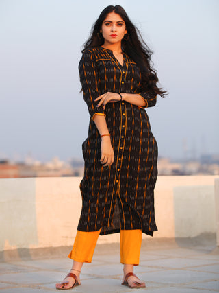 Tagai Raina - Set of Ikat Kurta & Pants  - KS111A723