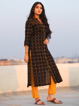 Tagai Raina - Set of Ikat Kurta & Pants  - KS111A723