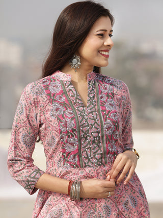 Nayab Farhat - Set of Kurta Pants & Dupatta - KS25D2526D