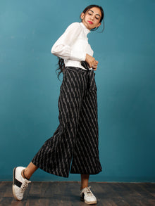 Black Grey Hand Woven Ikat Culottes Trousers With Belt- T032F1251