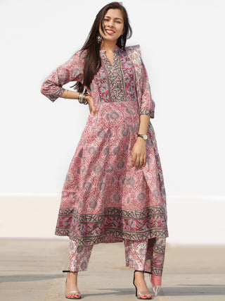 Nayab Farhat - Set of Kurta Pants & Dupatta - KS25D2526D