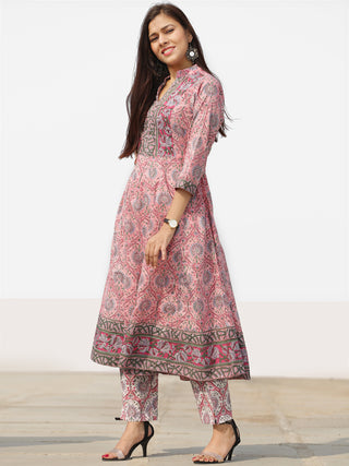 Nayab Farhat - Set of Kurta Pants & Dupatta - KS25D2526D