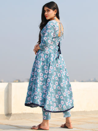 Raas Nooria - Set of Flared Kurta & Pants  - KS83D2382