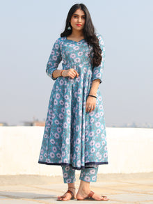 Raas Nooria - Set of Flared Kurta & Pants  - KS83D2382