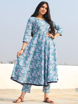 Raas Nooria - Set of Flared Kurta & Pants  - KS83D2382