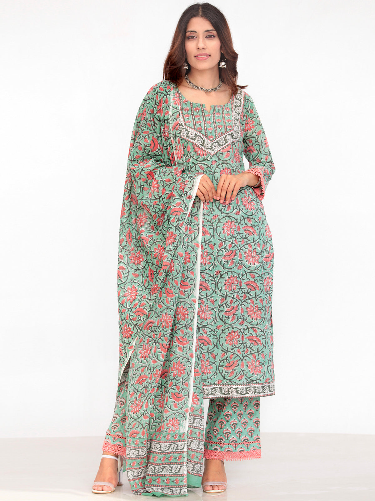 Harit Rivaaz Set Of Kurta Pant Dupatta