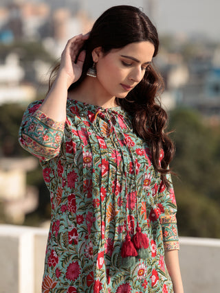 Zohra Fadia - Set of Straight Kurta Pants & Banarsee Dupatta - KS47L2512D