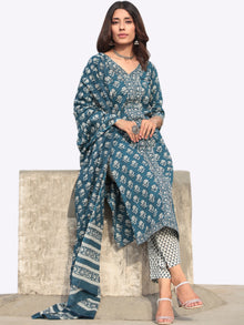 Ambar Sania Set Of Kurta Pant Dupatta