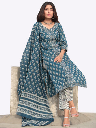 Ambar Sania Set Of Kurta Pant Dupatta