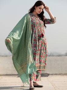 Zohra Fadia - Set of Straight Kurta Pants & Banarsee Dupatta - KS47L2512D