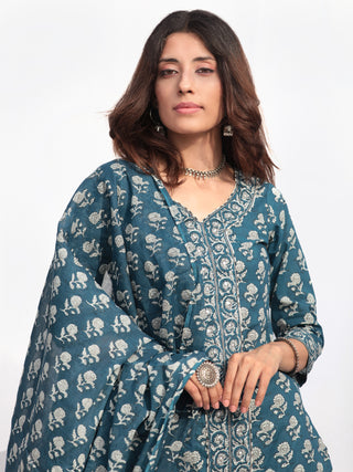 Ambar Sania Set Of Kurta Pant Dupatta