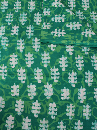 Green White Hand Block Printed Cotton Fabric Per Meter - F0916320