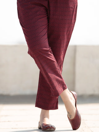 Zohra Fazeen Set of Straight Kurta Pants & Dupatta