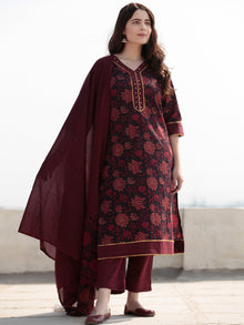 Zohra Fazeen Set of Straight Kurta Pants & Dupatta