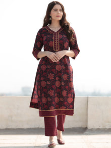 Zohra Fazeen Set of Straight Kurta Pants & Dupatta