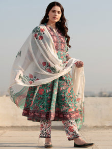 Zohra Farhat - Set of Kurta Pants & Dupatta - KS25J2362D