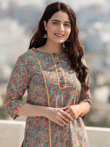 Zohra Inaya - Set of Kurta Pants & Banarsee Dupatta - KS62A2508D