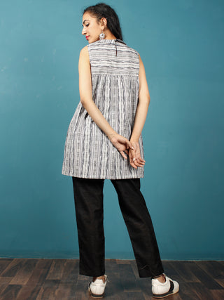 White Black  Hand Woven Ikat Cotton Tunic With Collar   - Tun06F1465