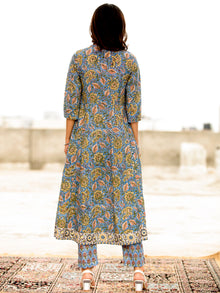 Megha Charvi Kurta