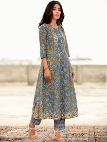 Megha Charvi Kurta