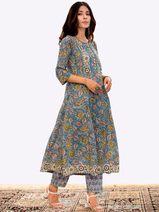 Megha Charvi Set Of Anarkali Kurta Pant Kota Dupatta