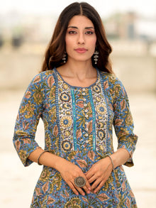 Megha Charvi Kurta