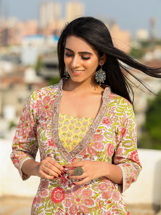 Jashn Amna - Set of Kurta Pants & Dupatta - KS163A2492D