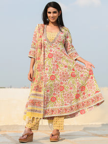 Jashn Amna - Set of Kurta Pants & Dupatta - KS163A2492D