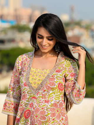 Jashn Amna - Set of Kurta Pants & Dupatta - KS163A2492D